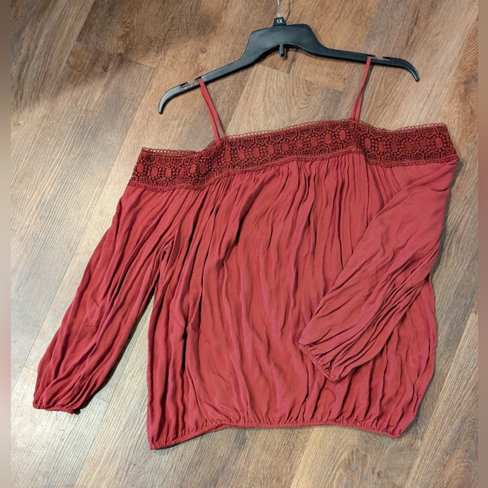 Charming Charlie Women's Off-Shoulder Top in Rust Color Large